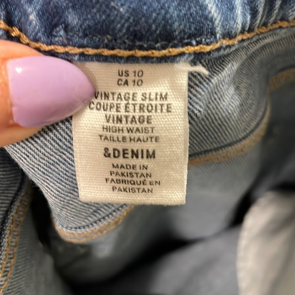 Straight Leg H&M Jeans. Size 10 - Picture 3 of 4
